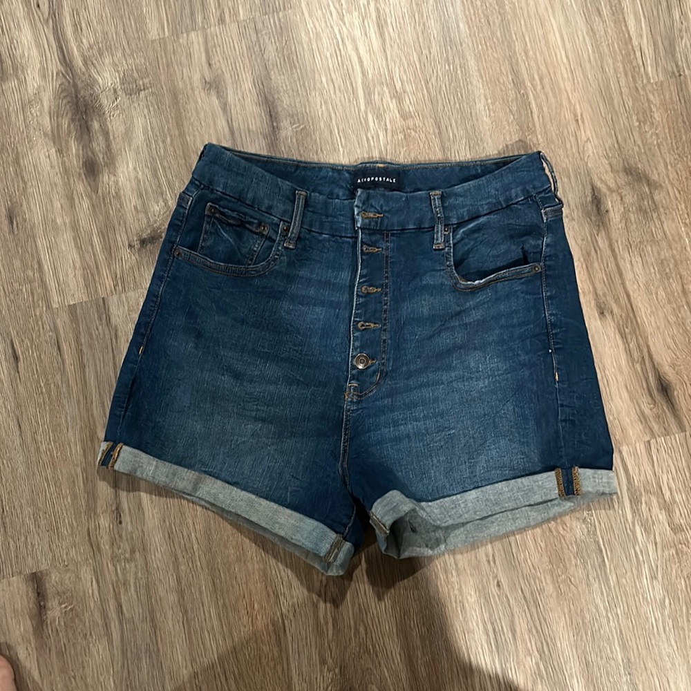 Aeropostale super high rise curvy mom jean short. Size 16